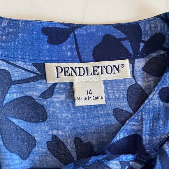 Blue Pendleton 100 % silk floral blouse with ruffle neckline‎ womens size 14 - Picture 2 of 7